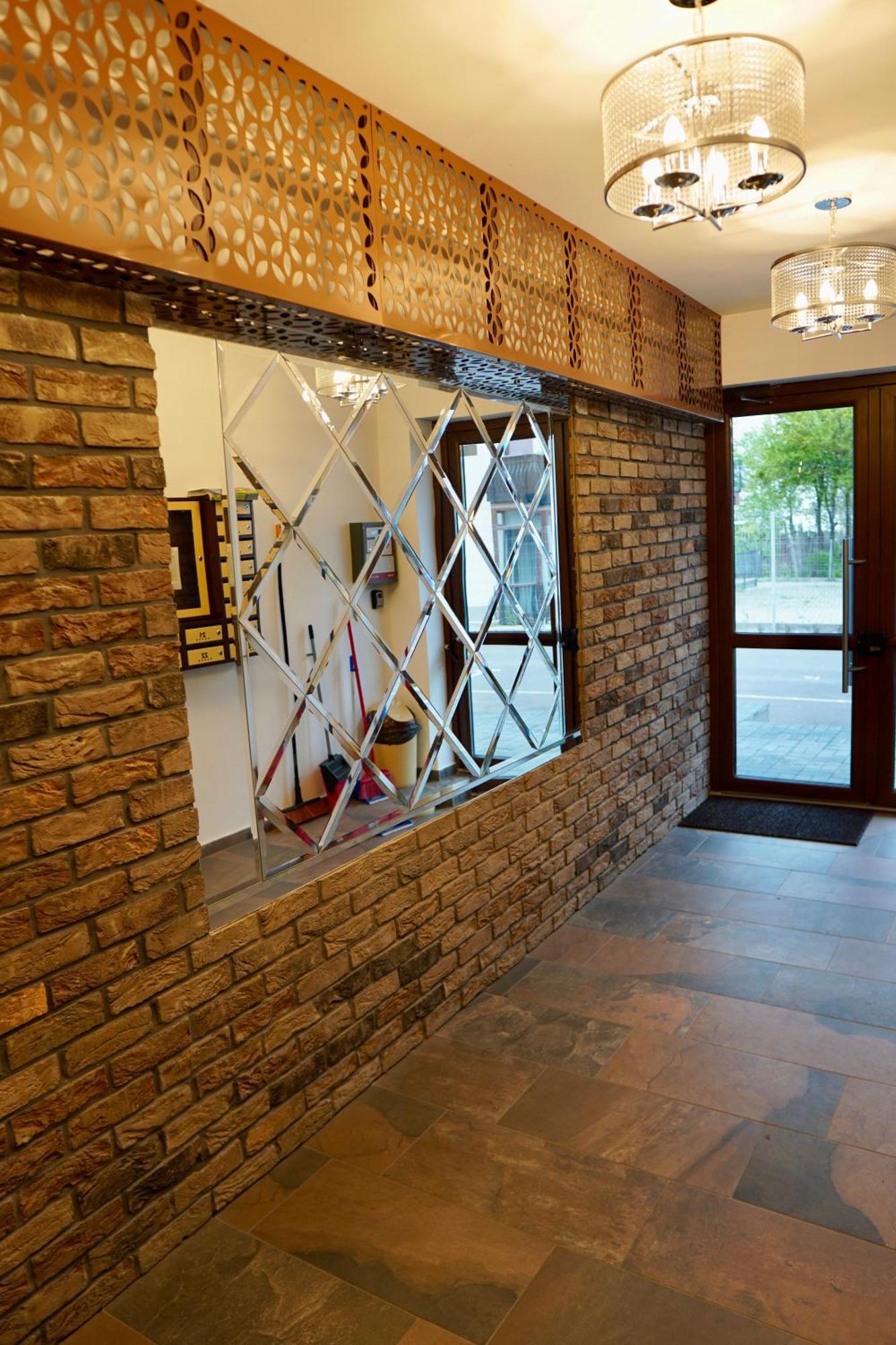 Coresi, 2 Camere, Sleeps 6 Large Private Garden Apartment Pets Welcome Brasov Bagian luar foto